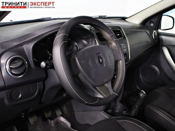 Renault Logan II с пробегом 2016 года, цена 797 000 рублей, 140107 км, седан, Автокод Объявления
