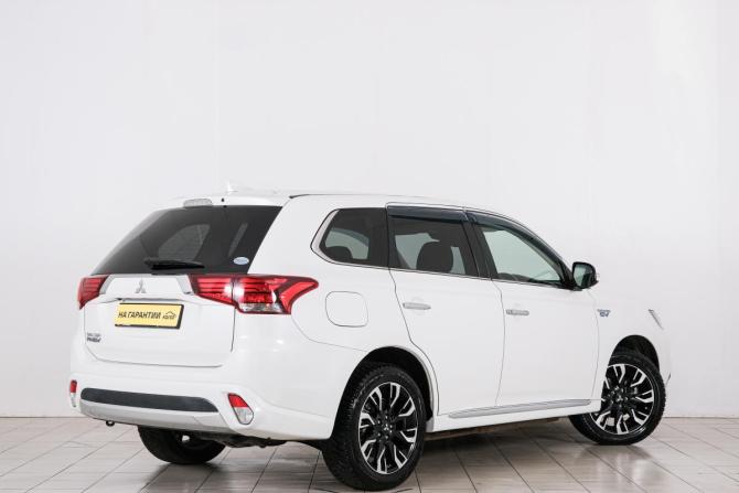 Mitsubishi Outlander III Рестайлинг 3 с пробегом 2018 года, цена 2 339 000 рублей, 109000 км, внедорожник, Автокод Объявления