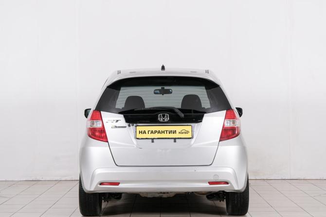 Honda Fit II с пробегом 2012 года, цена 749 000 рублей, 132000 км, хэтчбек, Автокод Объявления