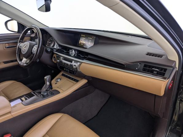 Lexus ES VI Рестайлинг с пробегом 2015 года, цена 3 400 000 рублей, 99407 км, седан, Автокод Объявления