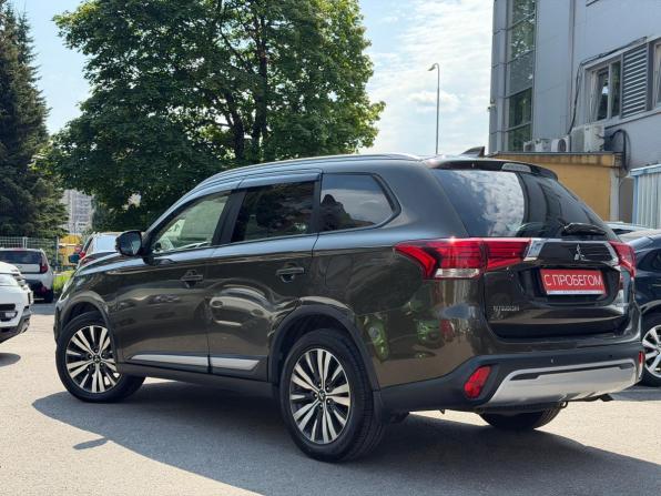 Mitsubishi Outlander III Рестайлинг 3 с пробегом 2019 года, цена 1 649 000 рублей, 229800 км, внедорожник, Автокод Объявления