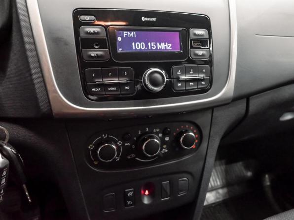 Renault Sandero II Рестайлинг с пробегом 2019 года, цена 1 190 000 рублей, 96096 км, хэтчбек, Автокод Объявления