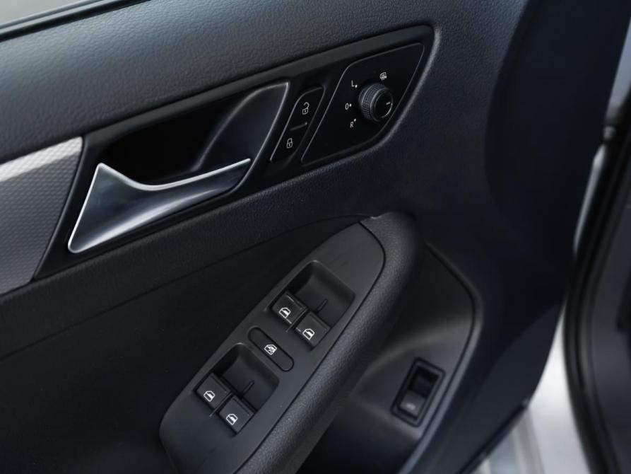 Volkswagen Jetta VI Рестайлинг Москва  - изображение 17