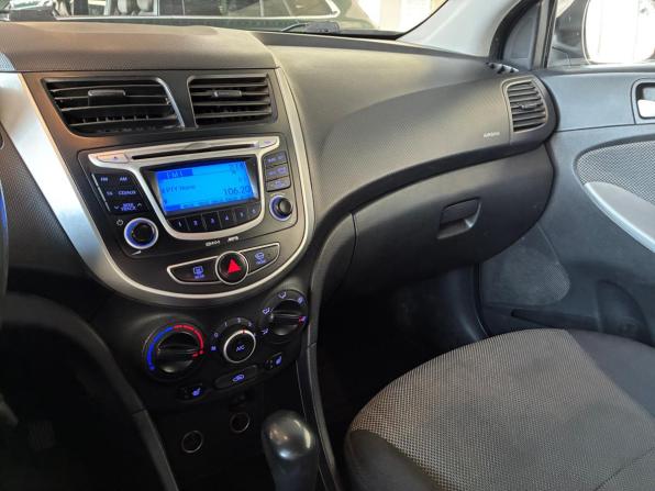 Hyundai Solaris I с пробегом 2012 года, цена 620 000 рублей, 213000 км, седан, Автокод Объявления