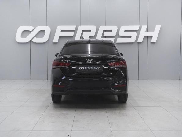 Hyundai Solaris II с пробегом 2019 года, цена 1 379 000 рублей, 107110 км, седан, Автокод Объявления