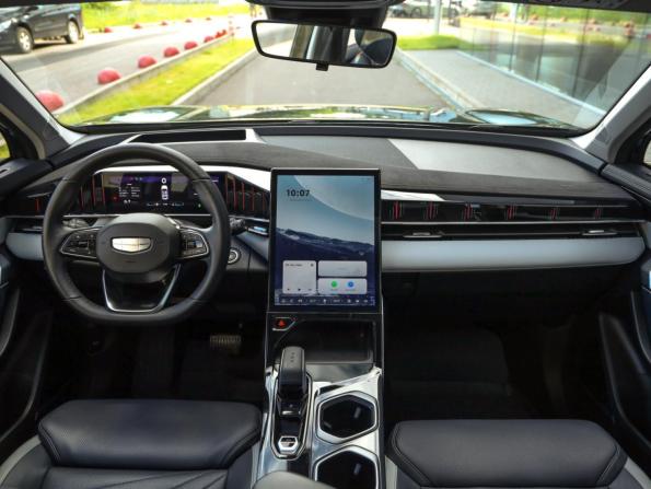 Geely Atlas II с пробегом 2024 года, цена 3 099 000 рублей, 24925 км, внедорожник, Автокод Объявления
