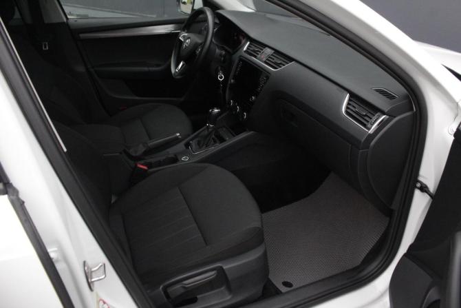 Skoda Octavia III (A7) Рестайлинг с пробегом 2018 года, цена 1 945 000 рублей, 197610 км, лифтбек, Автокод Объявления