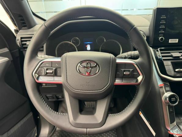 Toyota Land Cruiser 300 Series с пробегом 2021 года, цена 12 500 000 рублей, 10 км, внедорожник, Автокод Объявления