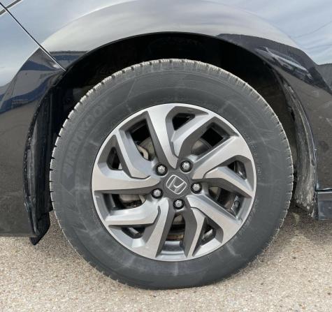 Honda Stepwgn V с пробегом 2017 года, цена 1 653 800 рублей, 161921 км, минивэн, Автокод Объявления