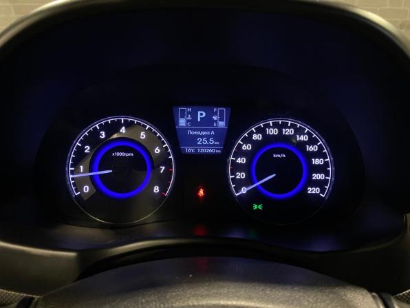 Hyundai Solaris I Рестайлинг с пробегом 2015 года, цена 1 260 000 рублей, 120260 км, седан, Автокод Объявления
