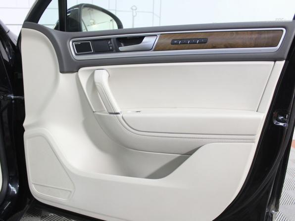 Volkswagen Touareg II Рестайлинг с пробегом 2016 года, цена 3 199 000 рублей, 148656 км, внедорожник, Автокод Объявления