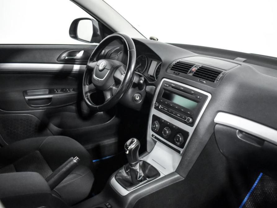 Skoda Octavia II (A5) Рестайлинг Санкт-Петербург  - изображение 14