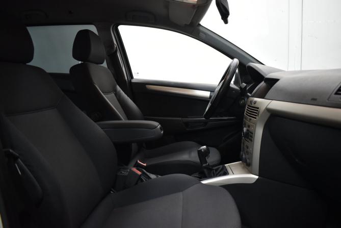 Opel Astra H Рестайлинг с пробегом 2009 года, цена 620 000 рублей, 284470 км, универсал, Автокод Объявления