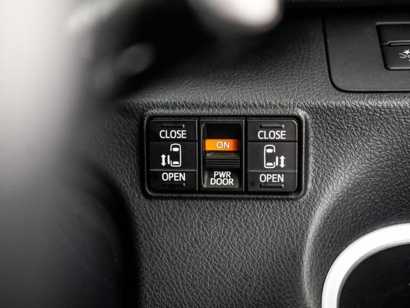 Toyota Sienta II Рестайлинг с пробегом 2019 года, цена 1 630 000 рублей, 37525 км, компактвэн, Автокод Объявления
