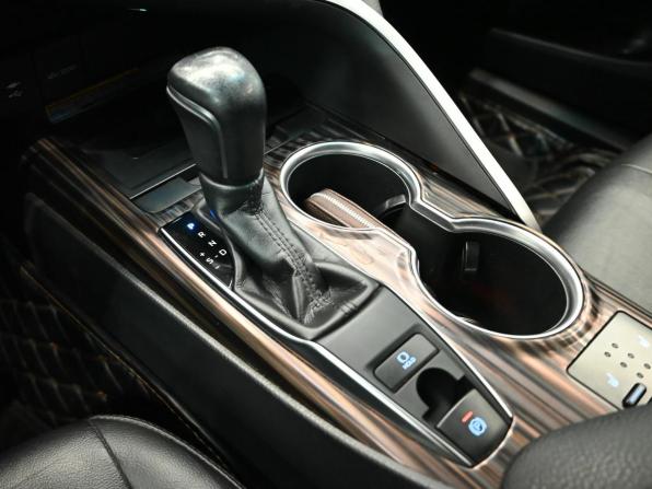 Toyota Camry VIII (XV70) с пробегом 2021 года, цена 2 920 000 рублей, 118404 км, седан, Автокод Объявления