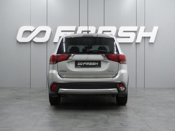 Mitsubishi Outlander III Рестайлинг 2 с пробегом 2016 года, цена 1 685 000 рублей, 222117 км, внедорожник, Автокод Объявления