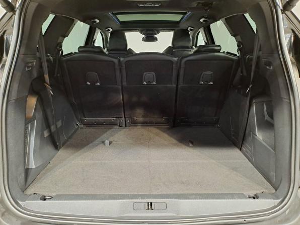 Peugeot 5008 II Рестайлинг с пробегом 2018 года, цена 2 170 000 рублей, 93968 км, внедорожник, Автокод Объявления