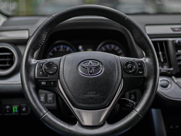 Toyota RAV4 IV (XA40) Рестайлинг с пробегом 2018 года, цена 2 444 000 рублей, 129708 км, внедорожник, Автокод Объявления