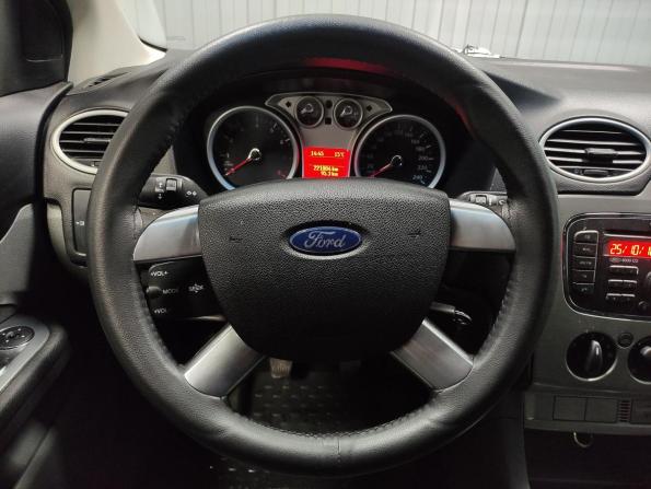 Ford Focus II Рестайлинг с пробегом 2010 года, цена 475 000 рублей, 221003 км, седан, Автокод Объявления