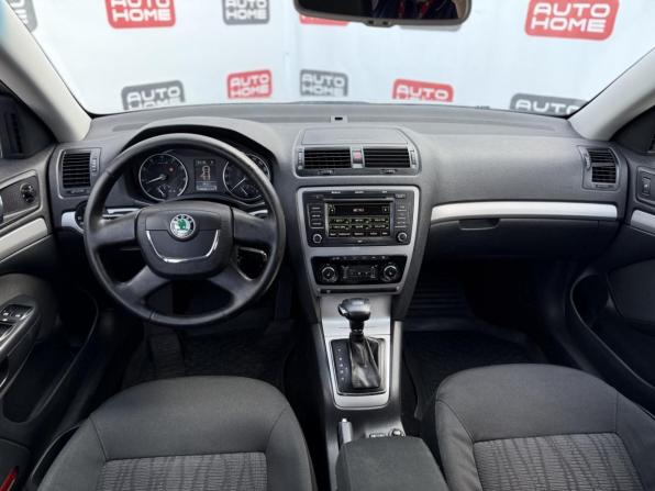Skoda Octavia II (A5) Рестайлинг с пробегом 2009 года, цена 649 990 рублей, 213800 км, лифтбек, Автокод Объявления