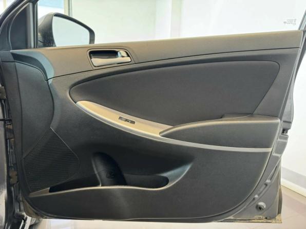 Hyundai Solaris I Рестайлинг с пробегом 2015 года, цена 1 130 000 рублей, 90580 км, седан, Автокод Объявления