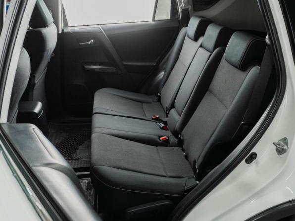 Toyota RAV4 IV (XA40) Рестайлинг с пробегом 2016 года, цена 2 039 854 рубля, 209953 км, внедорожник, Автокод Объявления