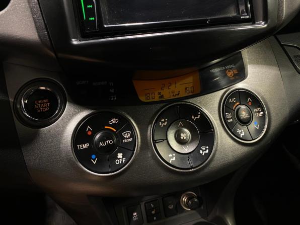 Toyota RAV4 III (XA30) Рестайлинг с пробегом 2012 года, цена 1 380 000 рублей, 193706 км, внедорожник, Автокод Объявления