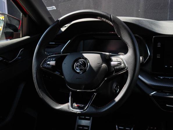 Skoda Octavia RS IV с пробегом 2022 года, цена 5 300 000 рублей, 48947 км, лифтбек, Автокод Объявления