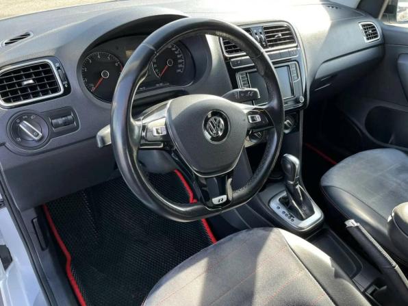 Volkswagen Polo V Рестайлинг с пробегом 2017 года, цена 1 250 000 рублей, 130484 км, седан, Автокод Объявления