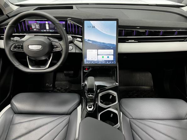 Geely Atlas II с пробегом 2024 года, цена 3 250 000 рублей, 14650 км, внедорожник, Автокод Объявления