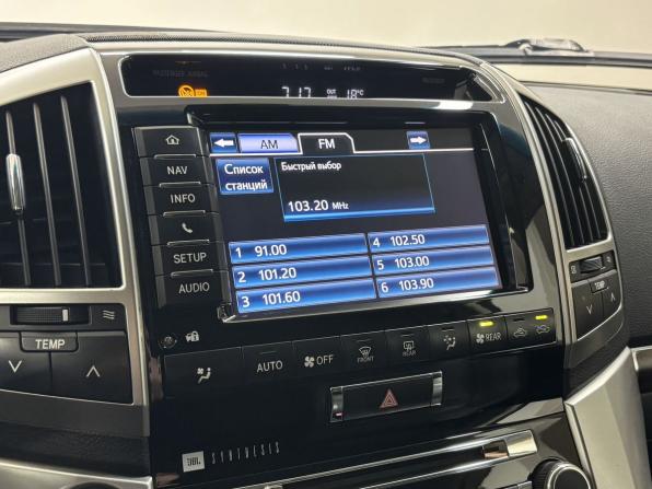 Toyota Land Cruiser 200 Series Рестайлинг 1 с пробегом 2012 года, цена 3 449 000 рублей, 212852 км, внедорожник, Автокод Объявления