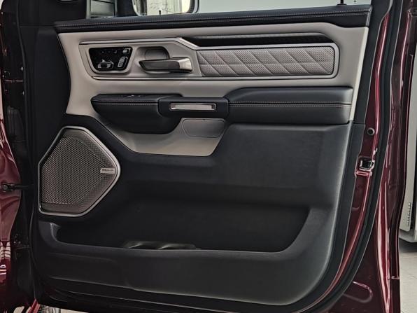 Ram 1500 V Рестайлинг с пробегом 2025 года, цена 11 990 000 рублей, 1 км, пикап, Автокод Объявления