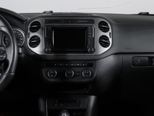 Volkswagen Tiguan I Рестайлинг с пробегом 2015 года, цена 1 370 000 рублей, 141280 км, внедорожник, Автокод Объявления