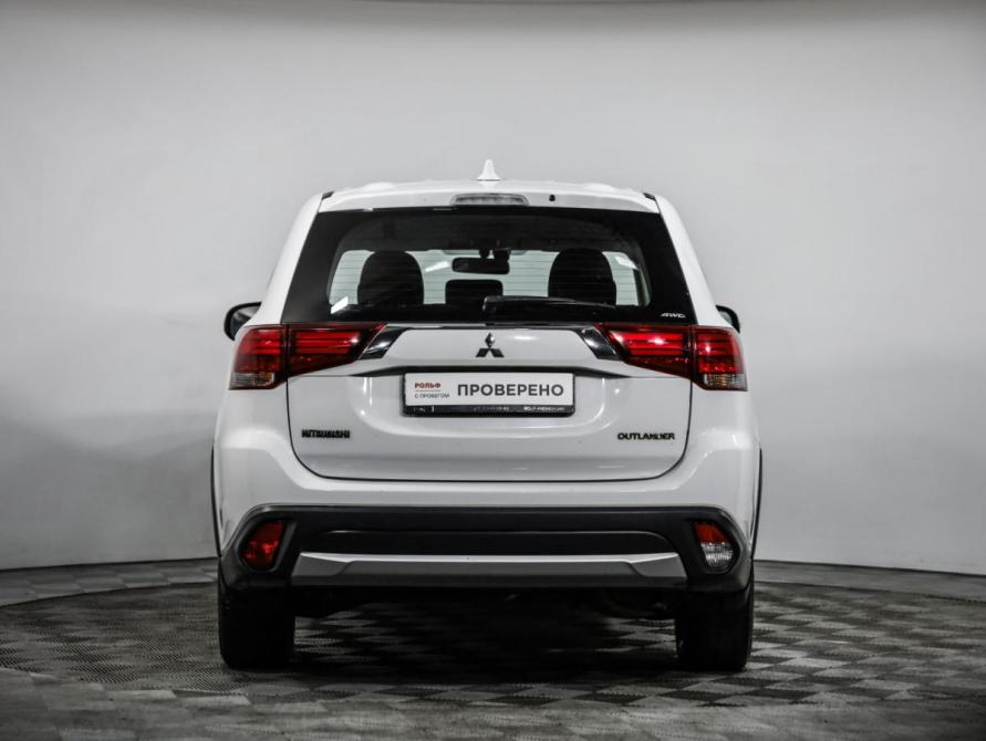 Mitsubishi Outlander III Рестайлинг 2 Санкт-Петербург  - изображение 6