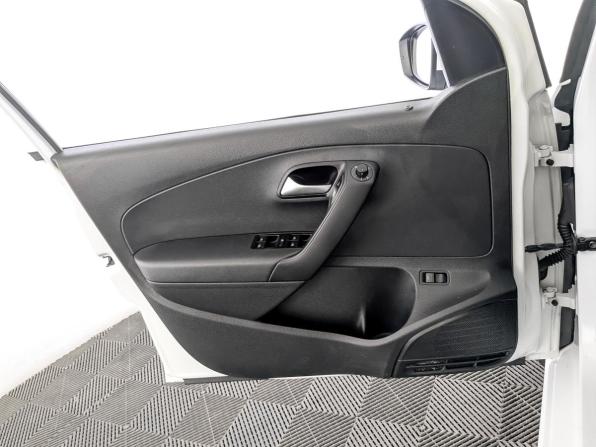 Volkswagen Polo V Рестайлинг с пробегом 2019 года, цена 1 345 000 рублей, 65570 км, седан, Автокод Объявления