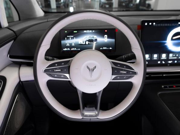 Voyah Dream I с пробегом 2025 года, цена 8 150 000 рублей, 50 км, минивэн, Автокод Объявления