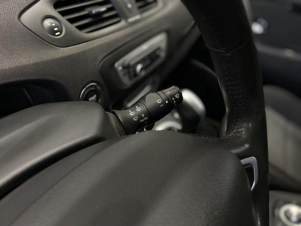 Renault Scenic III Рестайлинг с пробегом 2012 года, цена 819 900 рублей, 220000 км, компактвэн, Автокод Объявления
