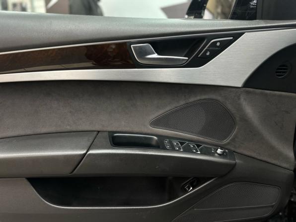 Audi A8 III (D4) Рестайлинг с пробегом 2014 года, цена 2 539 500 рублей, 142000 км, седан, Автокод Объявления