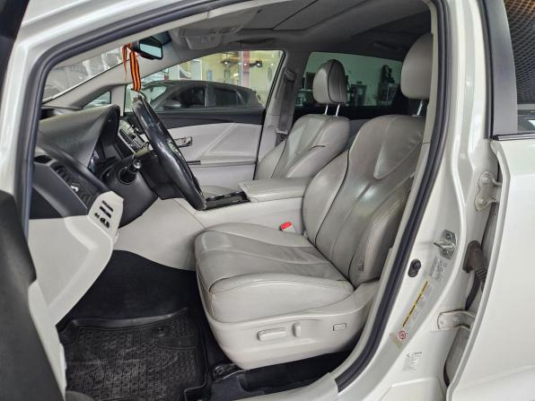 Toyota Venza I Рестайлинг с пробегом 2013 года, цена 2 190 000 рублей, 266685 км, внедорожник, Автокод Объявления