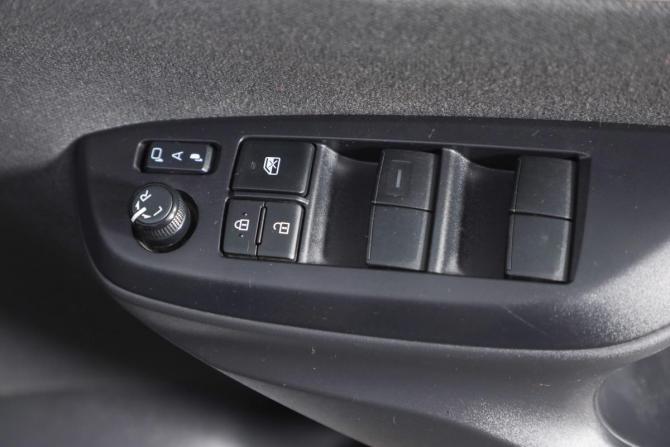 Toyota Yaris II с пробегом 2021 года, цена 1 059 000 рублей, 122000 км, хэтчбек, Автокод Объявления