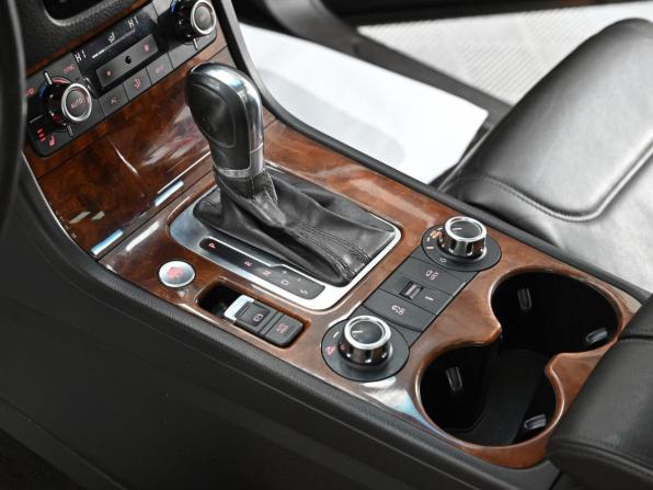 Volkswagen Touareg II с пробегом 2013 года, цена 1 419 000 рублей, 137677 км, внедорожник, Автокод Объявления