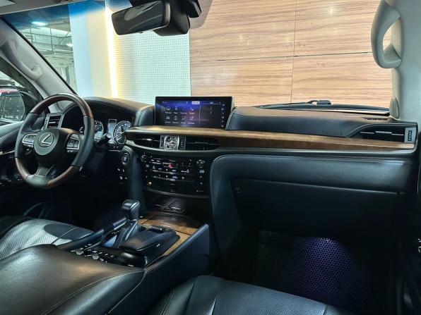 Lexus LX III Рестайлинг 2 с пробегом 2015 года, цена 6 499 900 рублей, 173434 км, внедорожник, Автокод Объявления