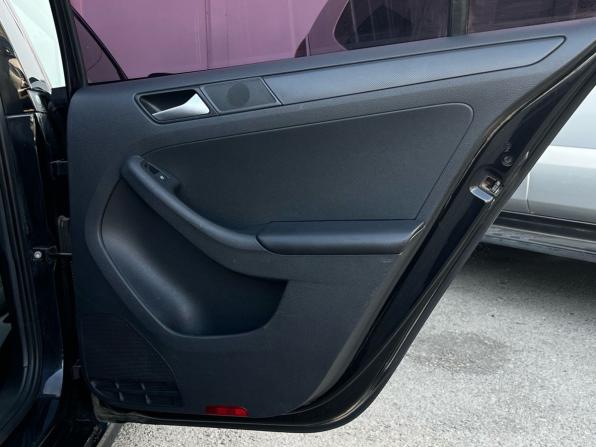 Volkswagen Jetta VI Рестайлинг с пробегом 2014 года, цена 999 000 рублей, 137254 км, седан, Автокод Объявления