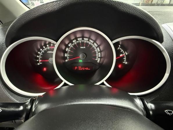 Kia Venga I с пробегом 2012 года, цена 915 000 рублей, 102445 км, компактвэн, Автокод Объявления