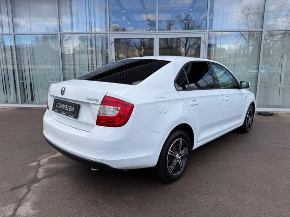 Skoda Rapid I с пробегом 2015 года, цена 673 241 рубль, 254000 км, лифтбек, Автокод Объявления