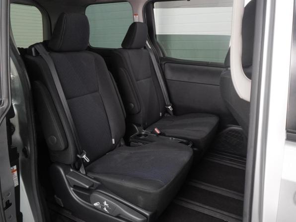 Toyota Voxy III (R80) Рестайлинг с пробегом 2020 года, цена 3 339 000 рублей, 60892 км, минивэн, Автокод Объявления