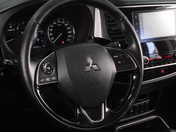 Mitsubishi Outlander III Рестайлинг 3 с пробегом 2020 года, цена 2 438 000 рублей, 182952 км, внедорожник, Автокод Объявления