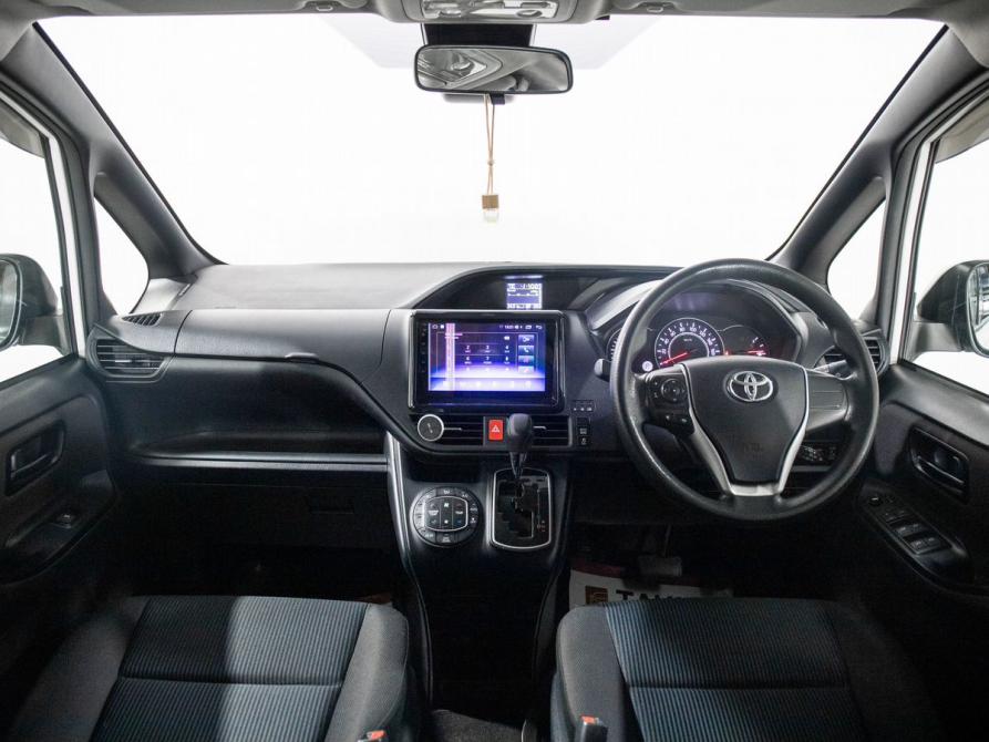 Toyota Noah III (R80) Рестайлинг Иркутск  - изображение 9
