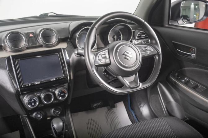 Suzuki Swift V с пробегом 2019 года, цена 1 449 000 рублей, 104500 км, хэтчбек, Автокод Объявления