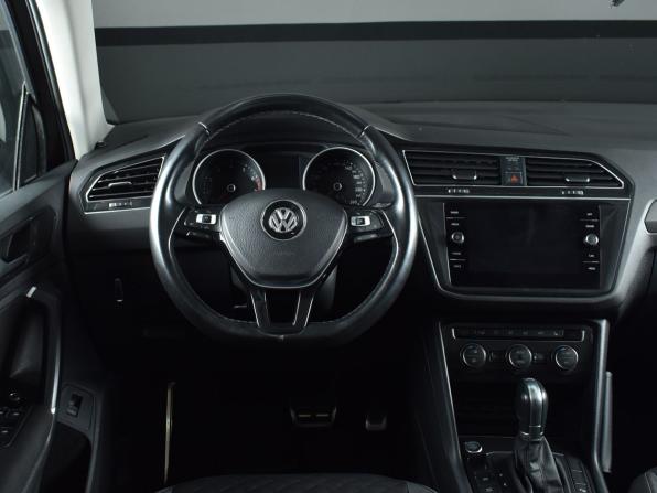 Volkswagen Tiguan II с пробегом 2018 года, цена 2 349 999 рублей, 153387 км, внедорожник, Автокод Объявления